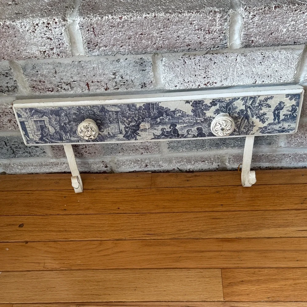 French Country/ shabby chic Decorative Wall Hook Rack